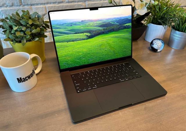 Review Apple MacBook Pro 16 Inci M3 Max