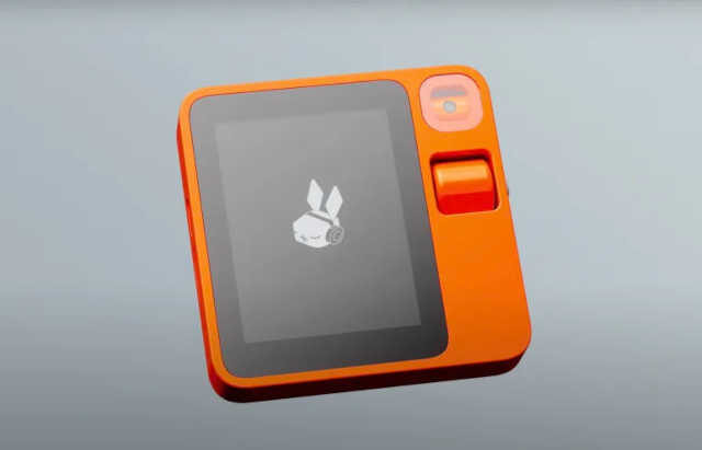Rabbit R1, Perangkat AI Portabel dengan Fungsi Canggih Hadir di CES 2024