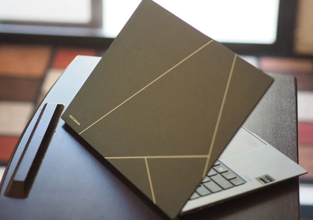 ASUS Zenbook S 13 OLED cover