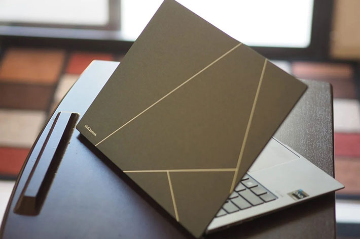 ASUS Zenbook S 13 OLED cover