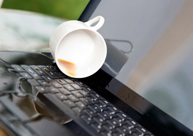 cara mengatasi laptop ketumpahan air banner