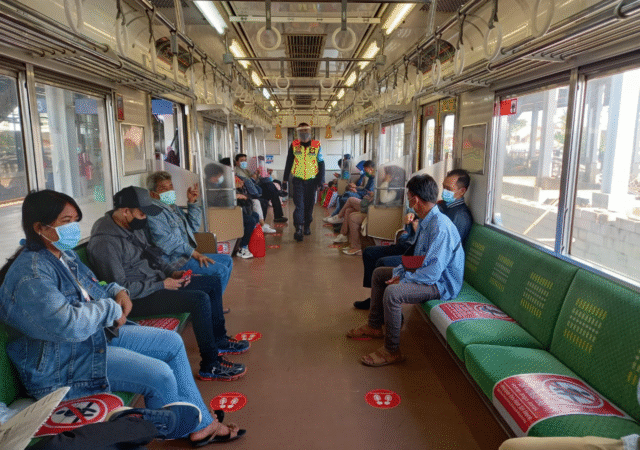 tips membawa gadget di transportasi umum banner