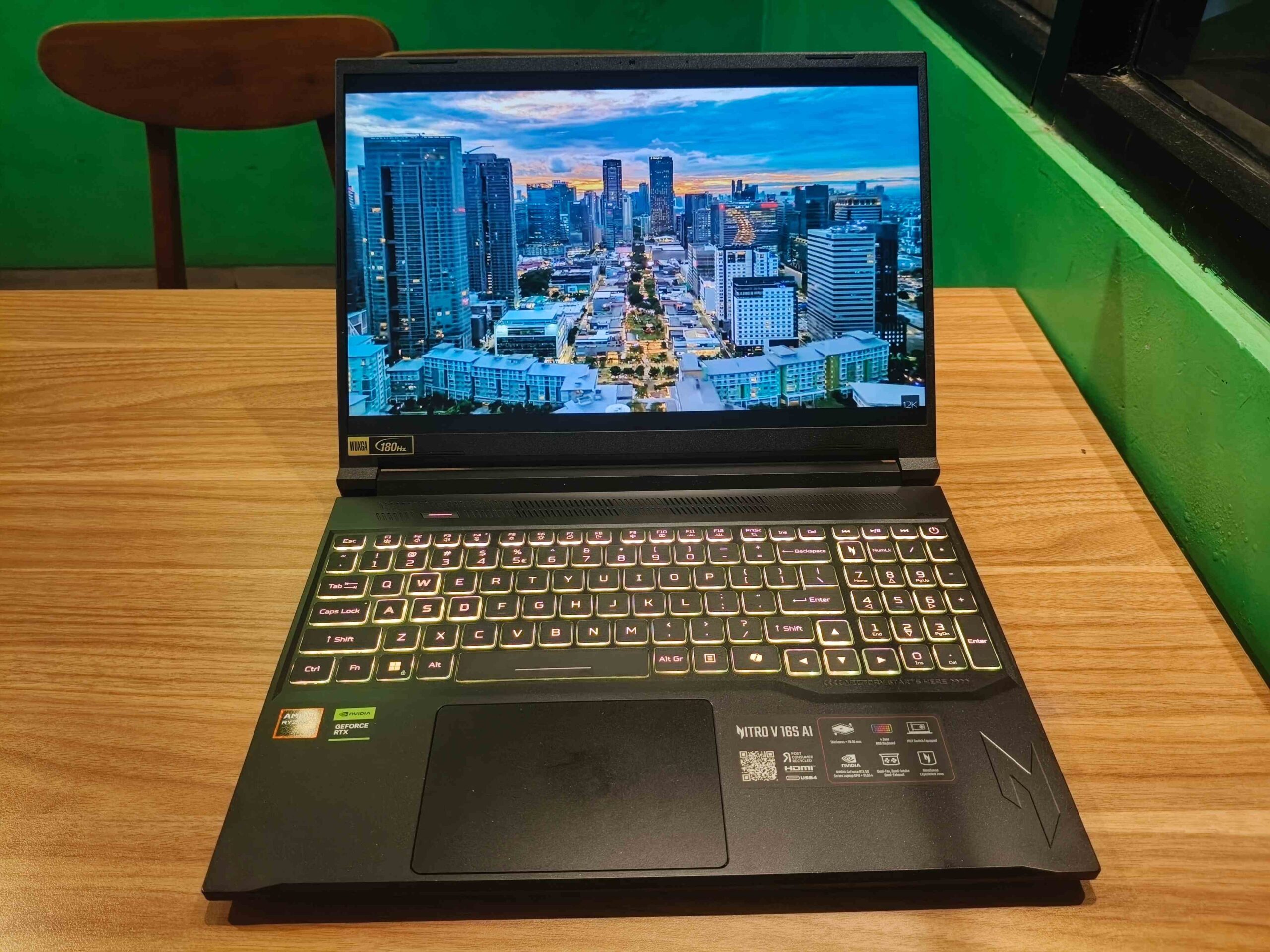 Acer Nitro V16S AI 1