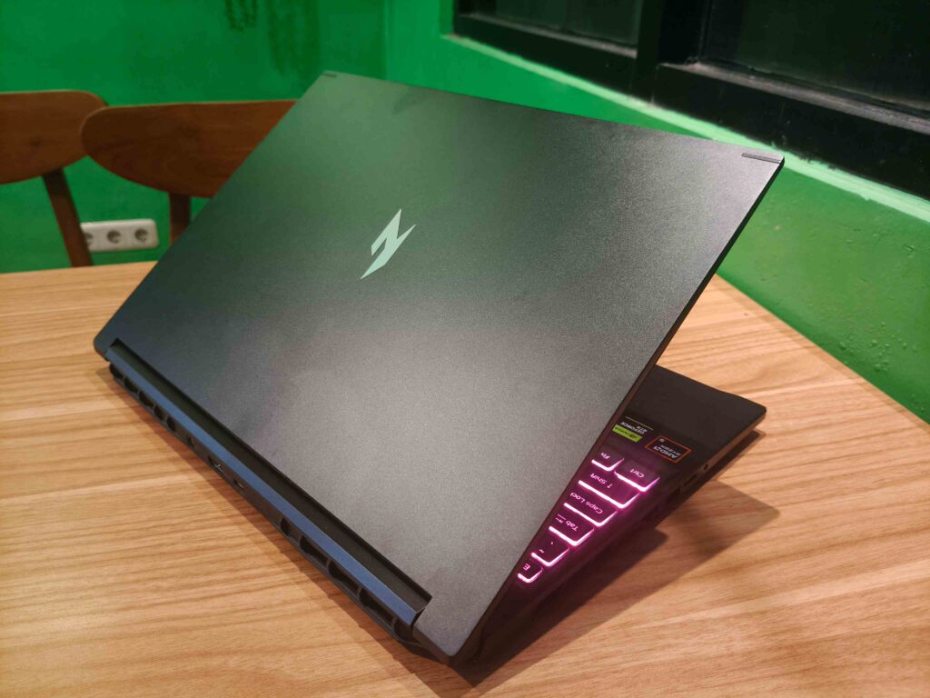 Acer Nitro V16S AI 1